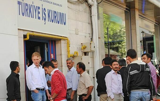 تراجع معدل البطالة في سبتمبر 0.3 بالمئة