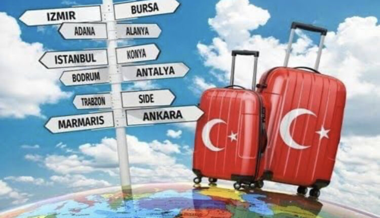 وزير السياحة والثقافة التركي: بلغ عدد السياح الذين زاروا ‎#تركيا خلال العام الماضي 29 مليون سائح، بزيادة قدرها 100% عن العام الذي قبله