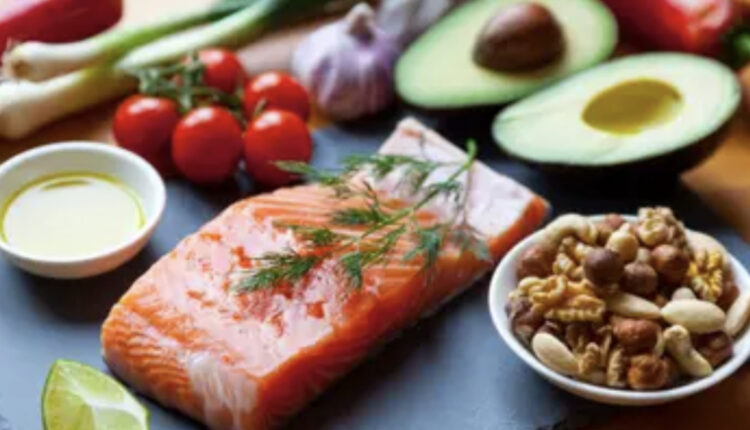 منعاً للارتباك.. تقييم 10 أنظمة غذائية شهيرة لصحة القلب